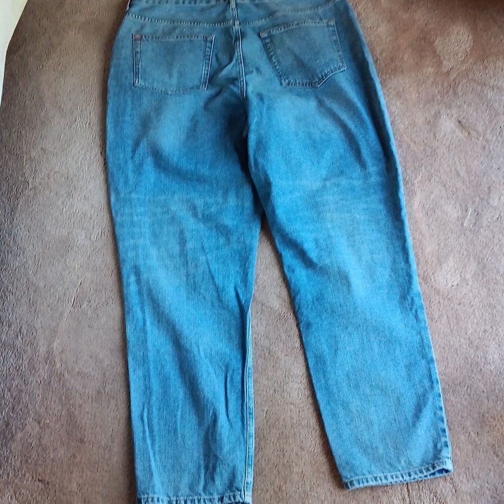 BDG Urban Outfitters Mom Jeans - Picture 6 of 12